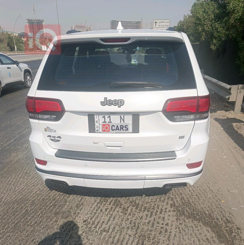 جیپ گراند شیرۆکی